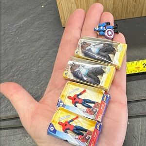 miniature two spider man and two beast and captain America no box